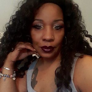 Meet your Posher, Monique